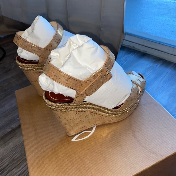 Christian louboutin Almeria size 36 - Picture 2 of 7